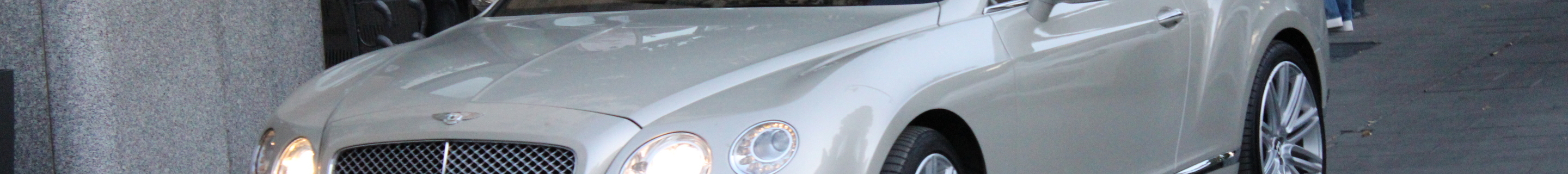 Bentley Continental GTC 2012