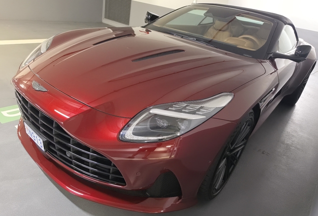 Aston Martin DB12 Volante