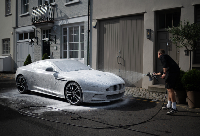 Aston Martin DBS