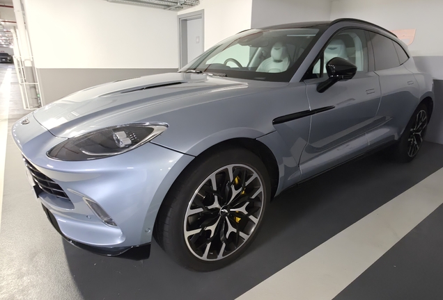 Aston Martin DBX