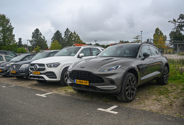 Aston Martin DBX