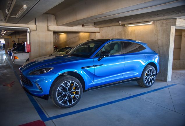 Aston Martin DBX