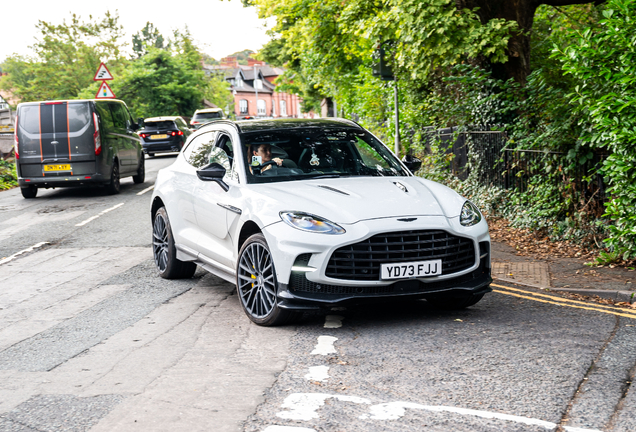 Aston Martin DBX707