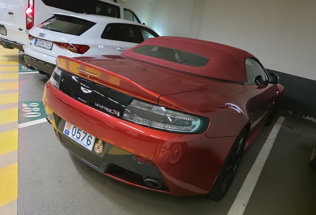 Aston Martin V12 Vantage S Roadster