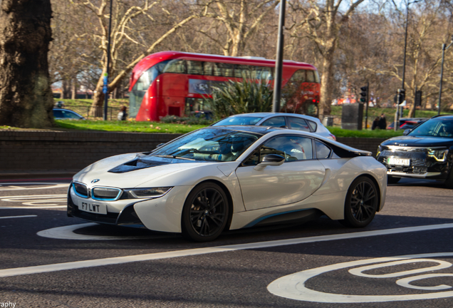 BMW i8