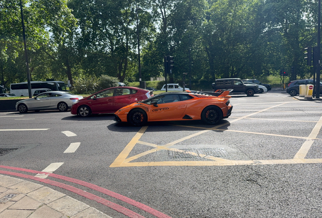 Lamborghini Huracán LP640-2 STO