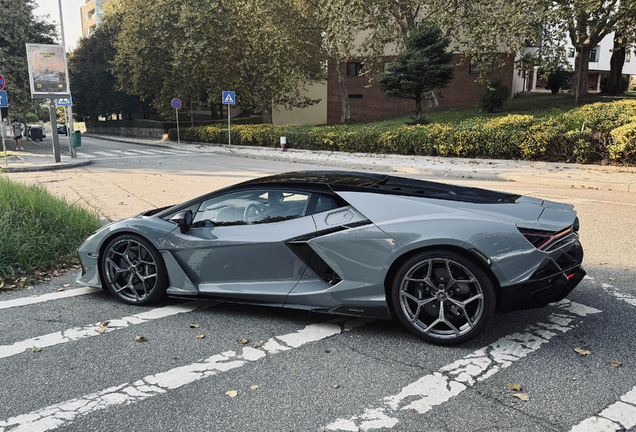 Lamborghini Revuelto