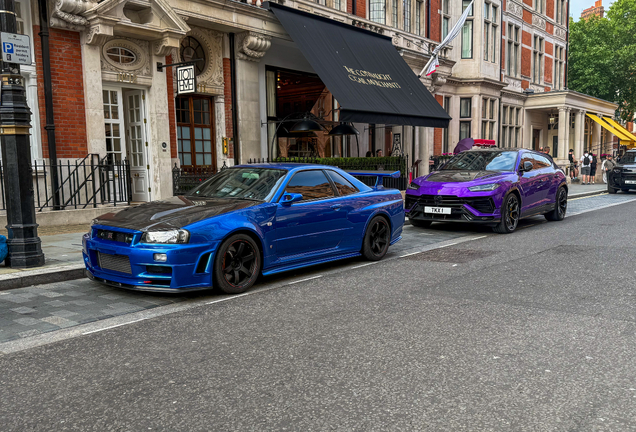 Nissan Skyline R34 GT-R