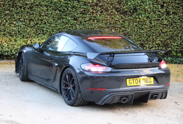 Porsche 718 Cayman GT4