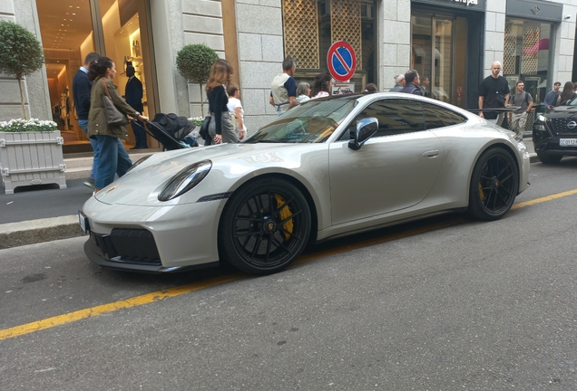 Porsche 992 Carrera 4 GTS MkII