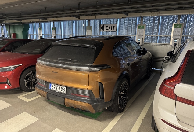 Porsche Cayenne Turbo Electric