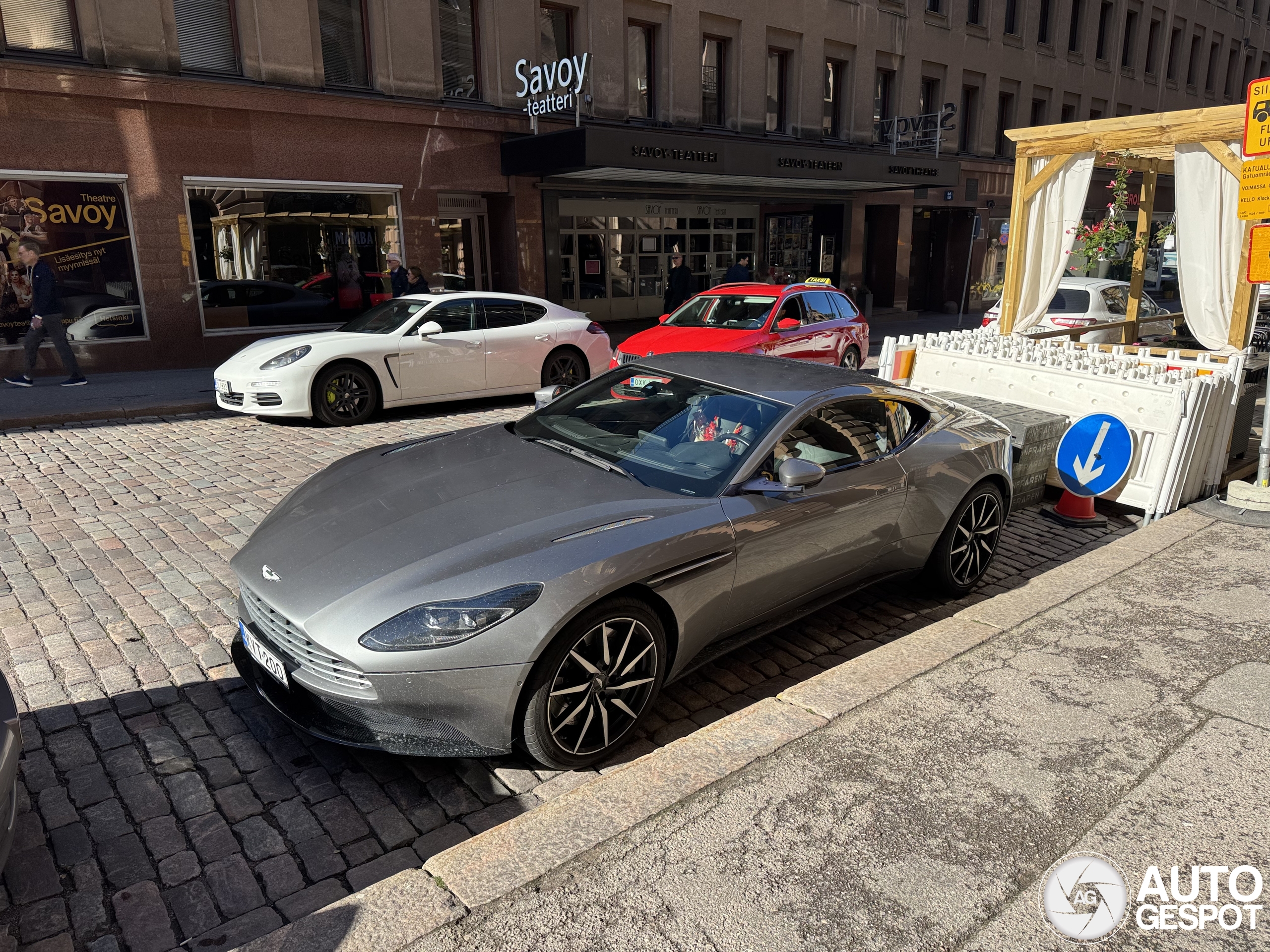 Aston Martin DB11 V8