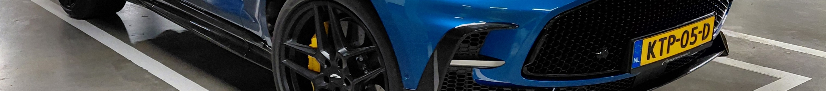Aston Martin DBX S