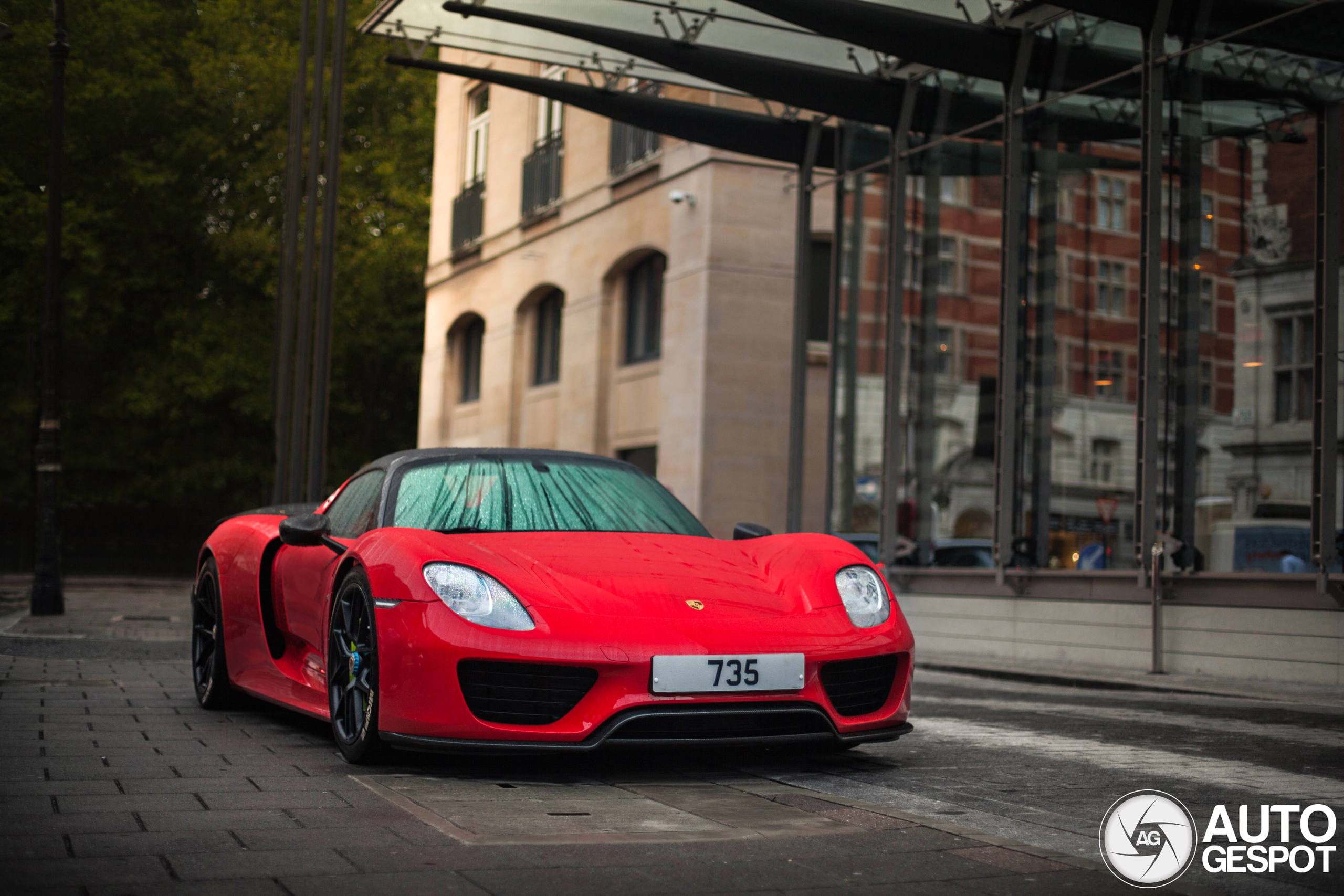 Porsche 918 Spyder Weissach Package