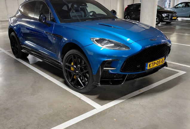 Aston Martin DBX S