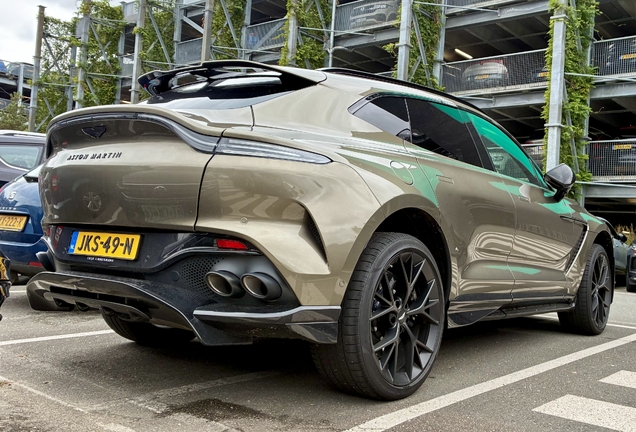 Aston Martin DBX707