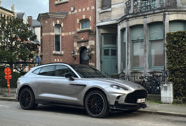 Aston Martin DBX707