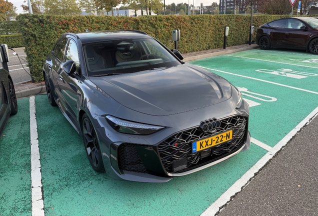Audi RS5 Avant B10