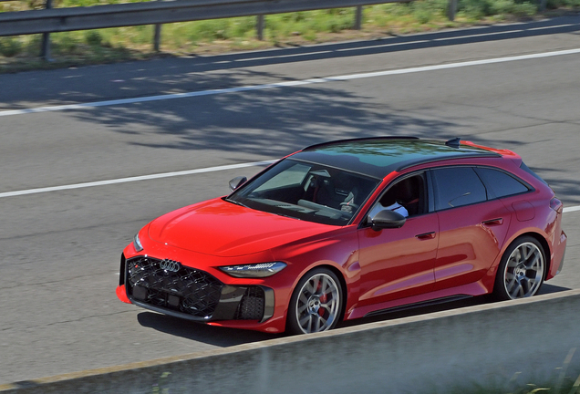 Audi RS5 Avant B10