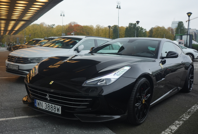 Ferrari GTC4Lusso Novitec Rosso