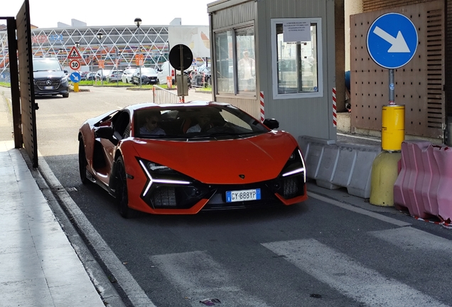 Lamborghini Revuelto