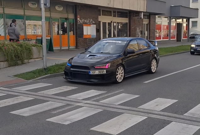 Mitsubishi Lancer Evolution X