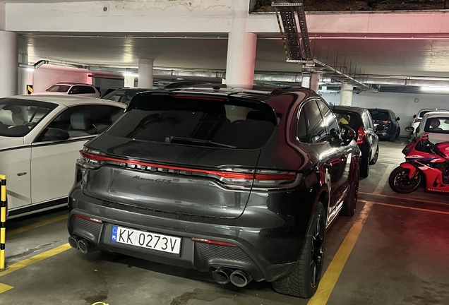 Porsche 95B Macan GTS MkIII