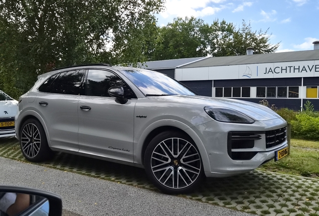 Porsche 9YA Cayenne Turbo E-Hybrid