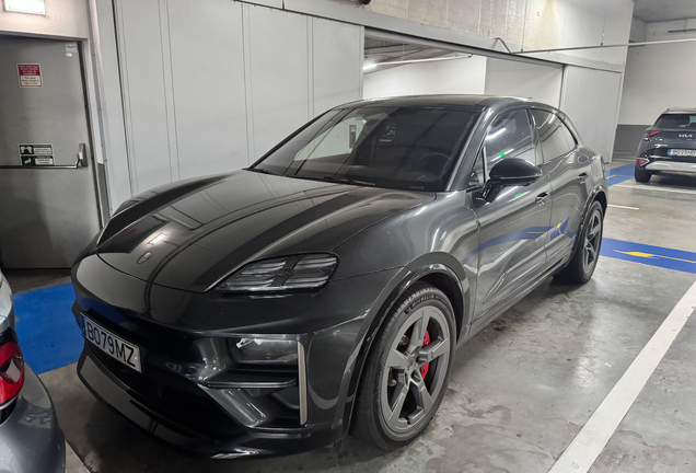 Porsche Macan EV Turbo