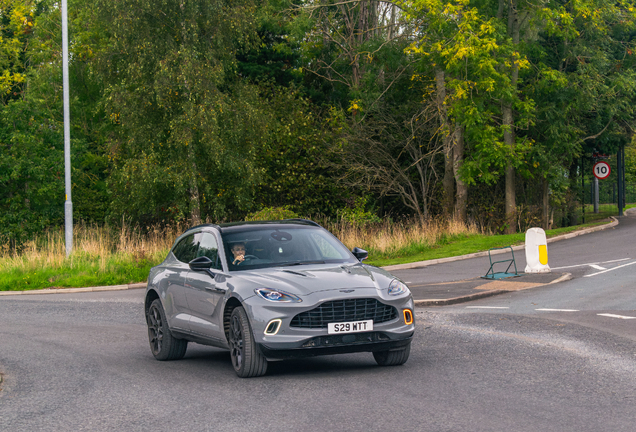 Aston Martin DBX