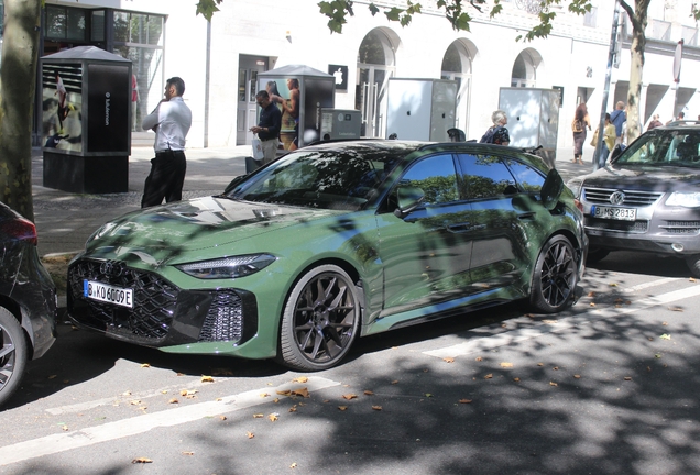 Audi RS5 Avant B10
