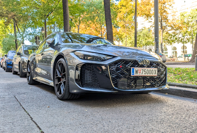 Audi RS5 Avant B10