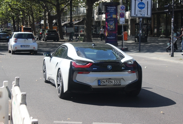 BMW i8