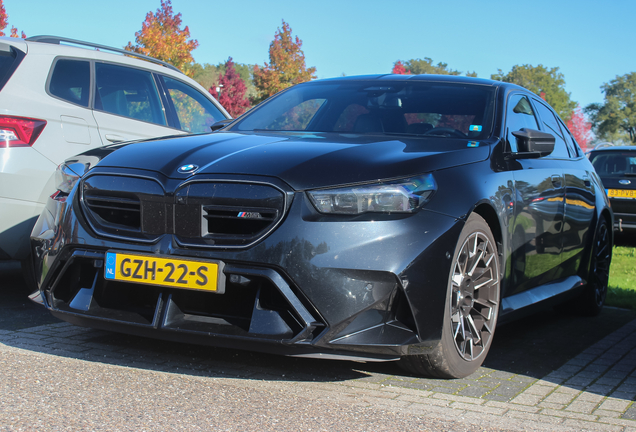 BMW M5 G90