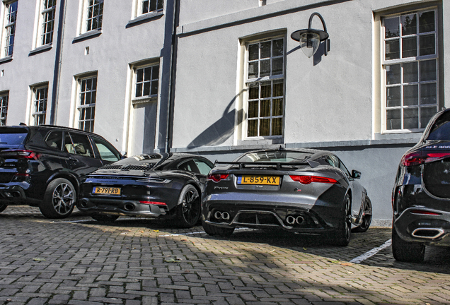 Jaguar F-TYPE SVR Coupé