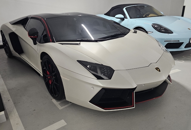 Lamborghini Aventador LP700-4 Roadster Pirelli Edition
