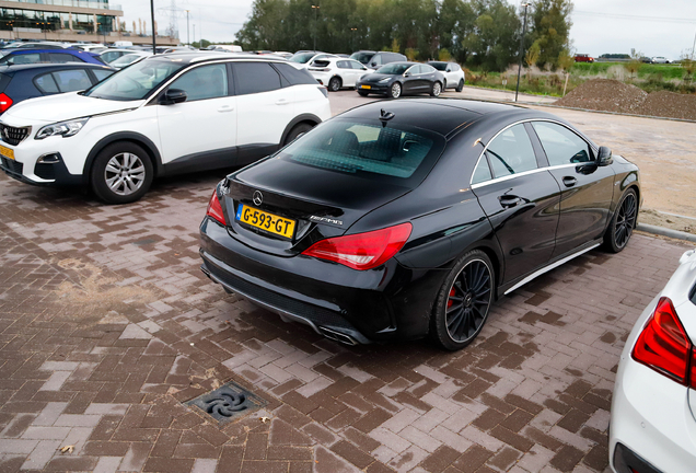 Mercedes-Benz CLA 45 AMG C117