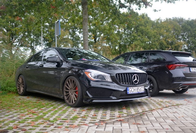 Mercedes-Benz CLA 45 AMG C117