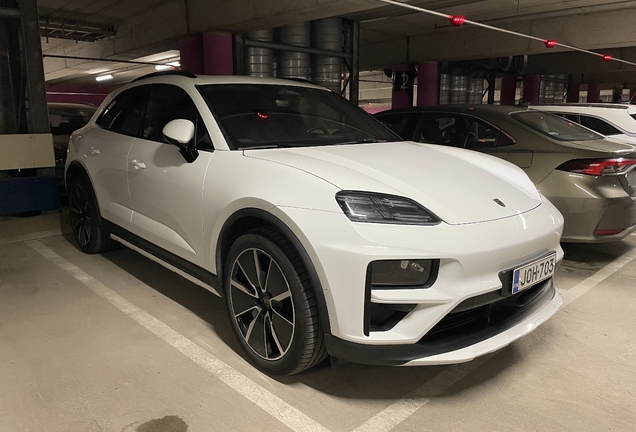 Porsche Macan EV Turbo