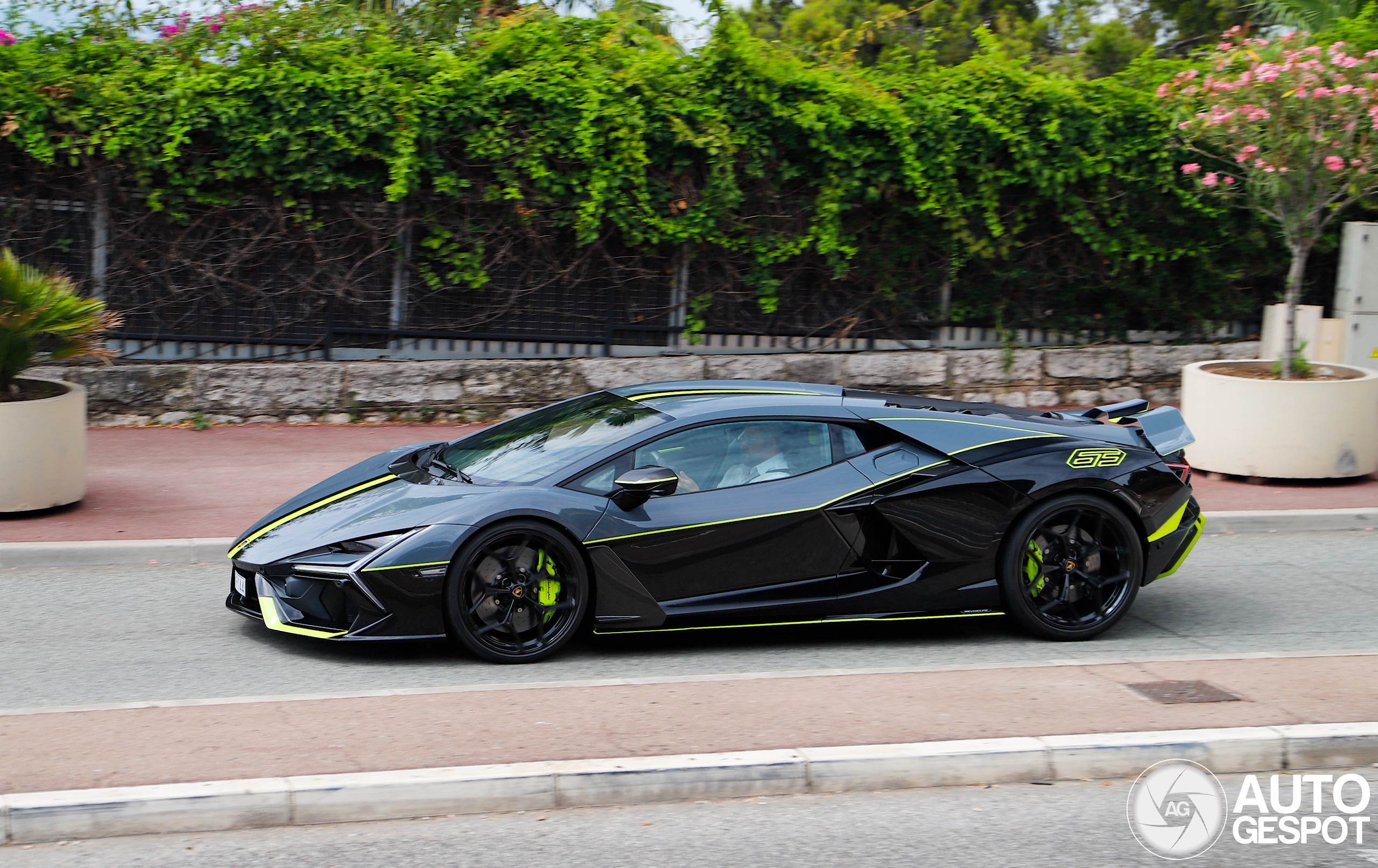 Lamborghini Revuelto