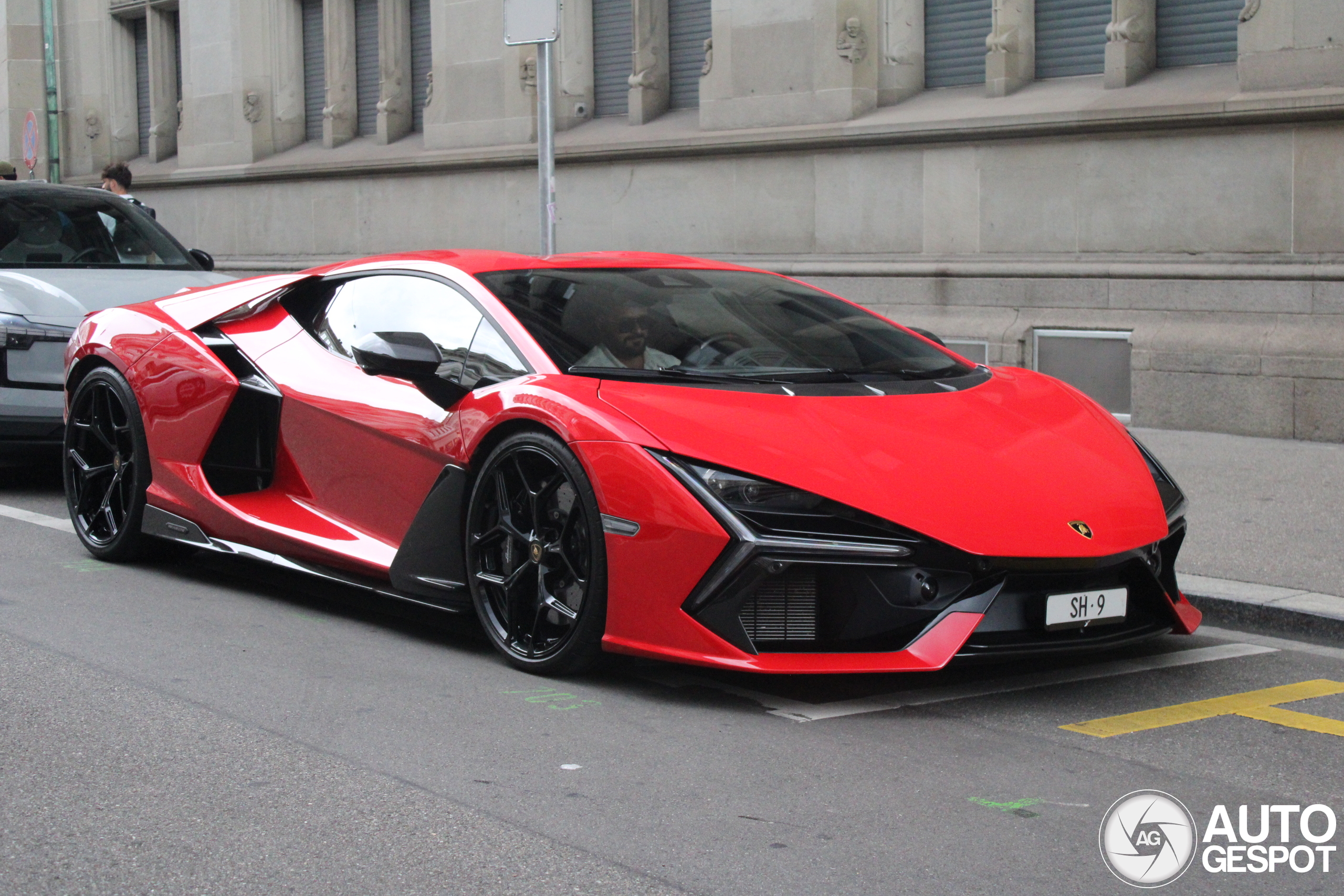 Lamborghini Revuelto