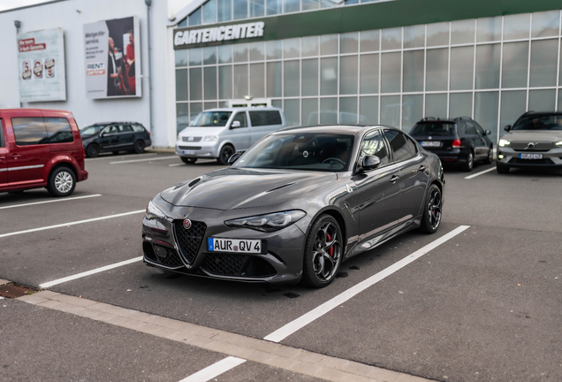 Alfa Romeo Giulia Quadrifoglio 2023
