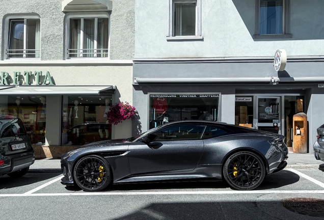 Aston Martin DB12