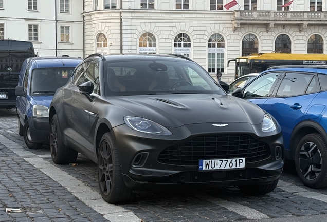 Aston Martin DBX