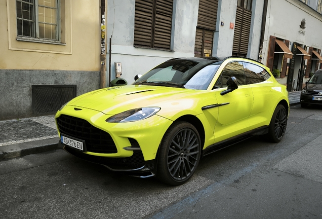 Aston Martin DBX707