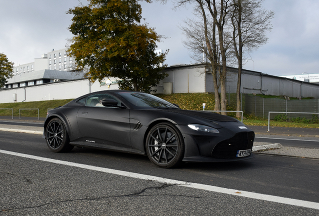 Aston Martin V12 Vantage 2023