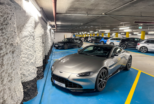 Aston Martin V8 Vantage 2018