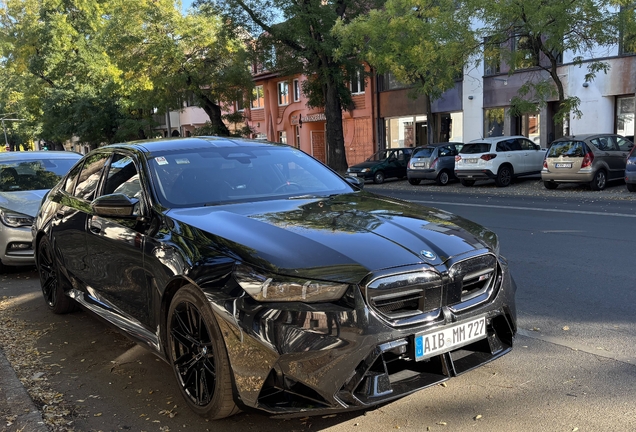 BMW M5 G90