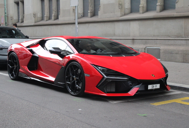 Lamborghini Revuelto