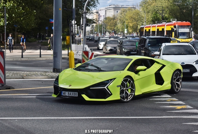 Lamborghini Revuelto